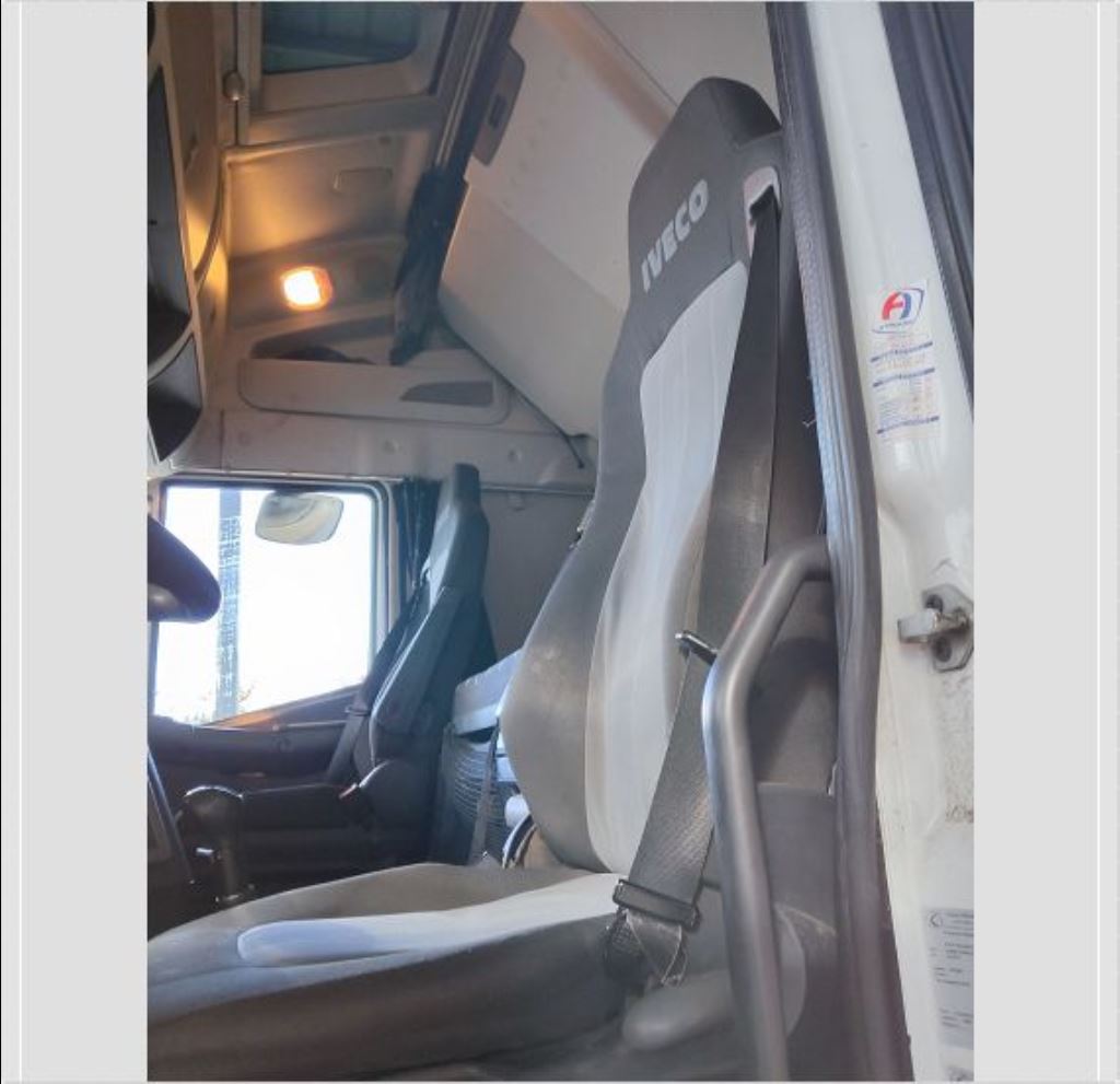 piece_IVECO STRALIS 440 CURSOR 13 SIEGE AVANT GAUCHE
