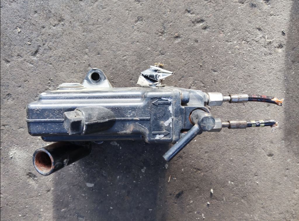 piece_RENAULT MIDLUM  POMPE DE CABINE 5010629055