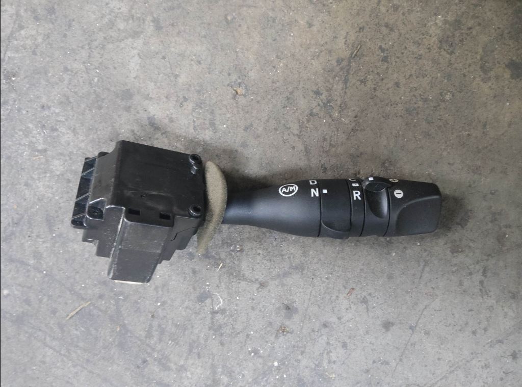 piece_RENAULT D250 COMMODO DEMARRAGE DE BOITE AUTO 7420808188