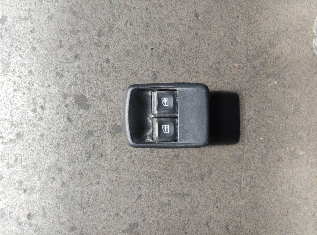 piece_RENAULT TRAFIC 2.0 DCI  INTERRUPTEUR LEVE VITRE AVG 254112588R