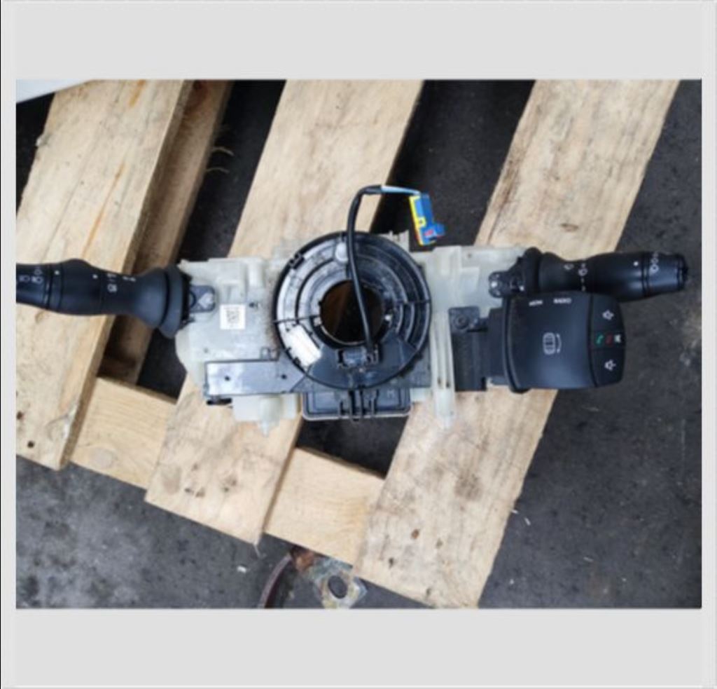 piece_RENAULT MASTER  CONTACTEUR TOURNANT 255679073R