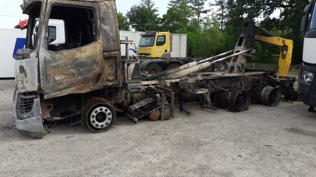 piece_RENAULT C 480 P6X4 K E6 ARBRE DE ROUE ARRIERE GAUCHE 5010534086