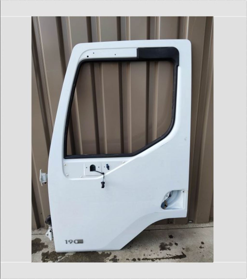 piece_RENAULT MIDLUM  PORTE AVANT GAUCHE 7460000300