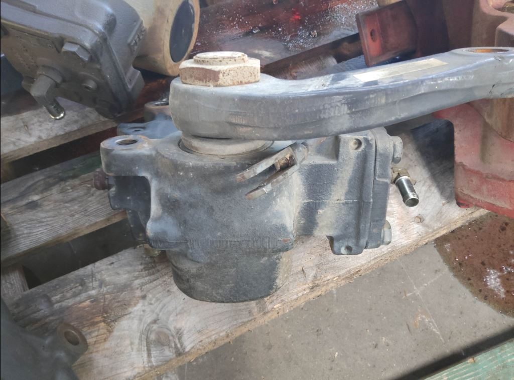 piece_VOLVO FL240 BOITIER DE DIRECTION 20901108