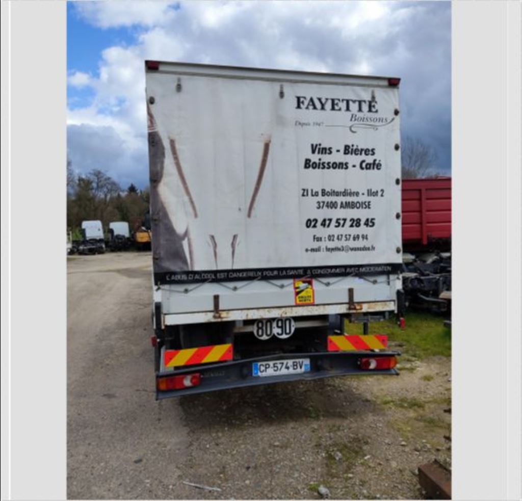piece_RENAULT MIDLUM  FEU ARRIERE DROIT