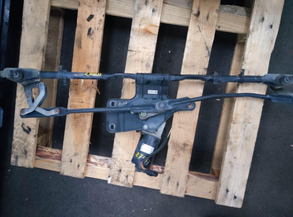 piece_IVECO 75E18 TIMONERIE ESSUIE GLACE 504058936