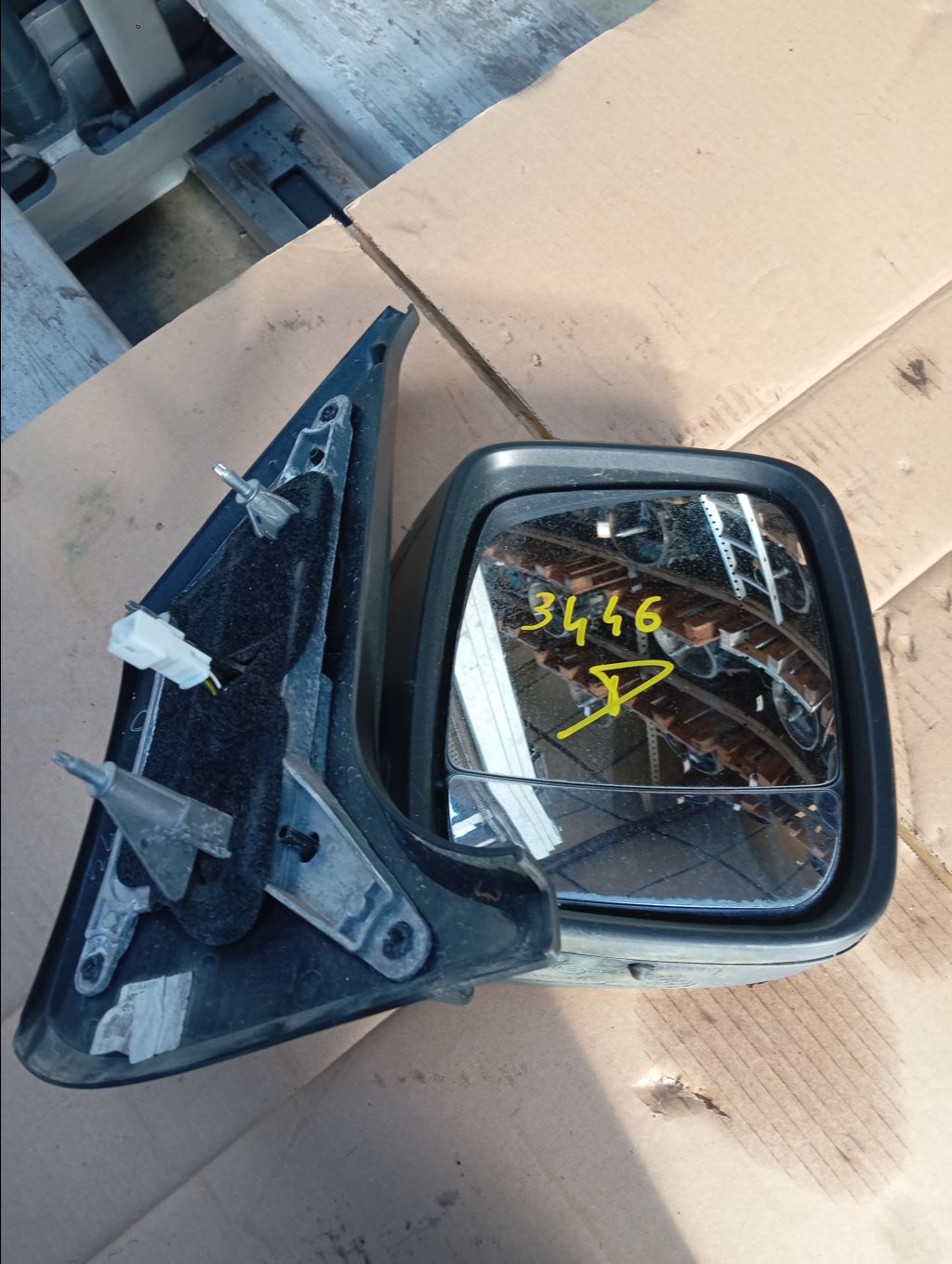 piece_RENAULT TRAFIC 2.0 DCI  RETROVISEUR ELECTRIQUE DROIT 963010508R