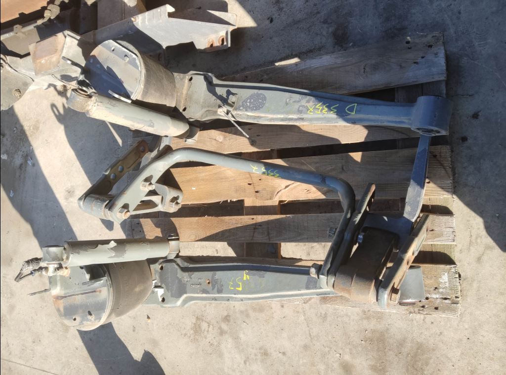 piece_VOLVO FE  LAMES DE SUSPENSION AVANT GAUCHE 21585031