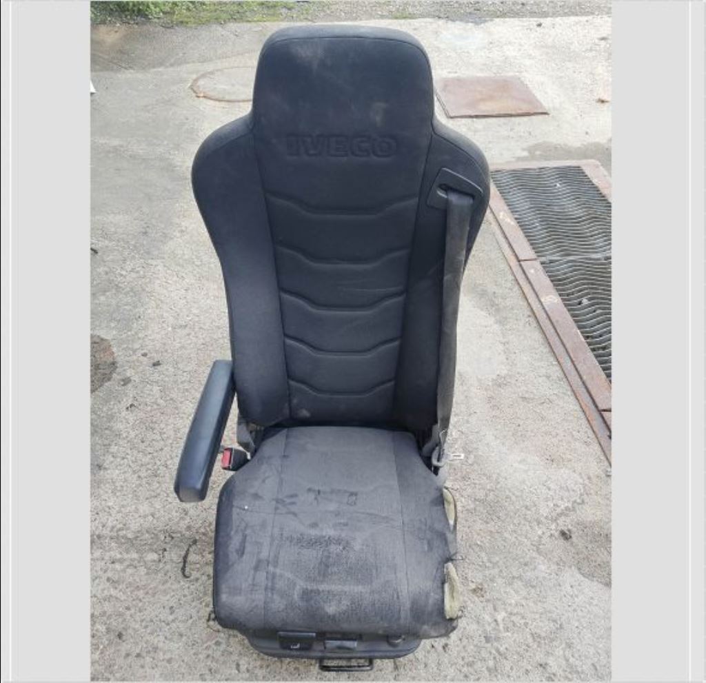 piece_IVECO 140E19  SIEGE AVANT GAUCHE  5801896798