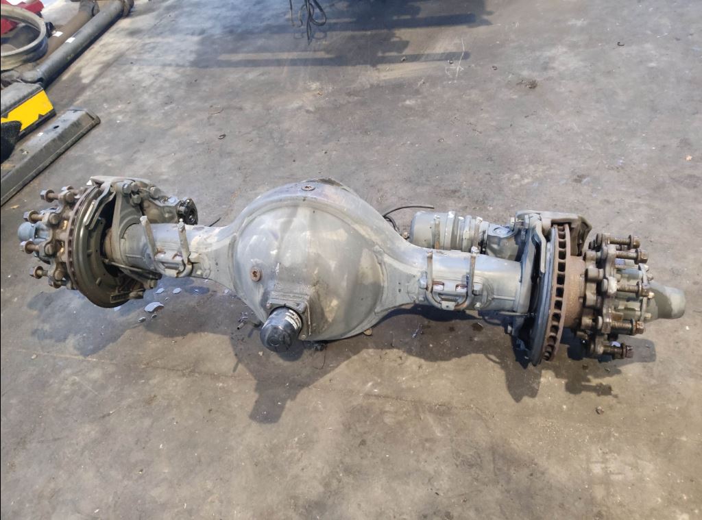 piece_SCANIA R420 ARBRE DE ROUE ARRIERE GAUCHE 2EME  PONT