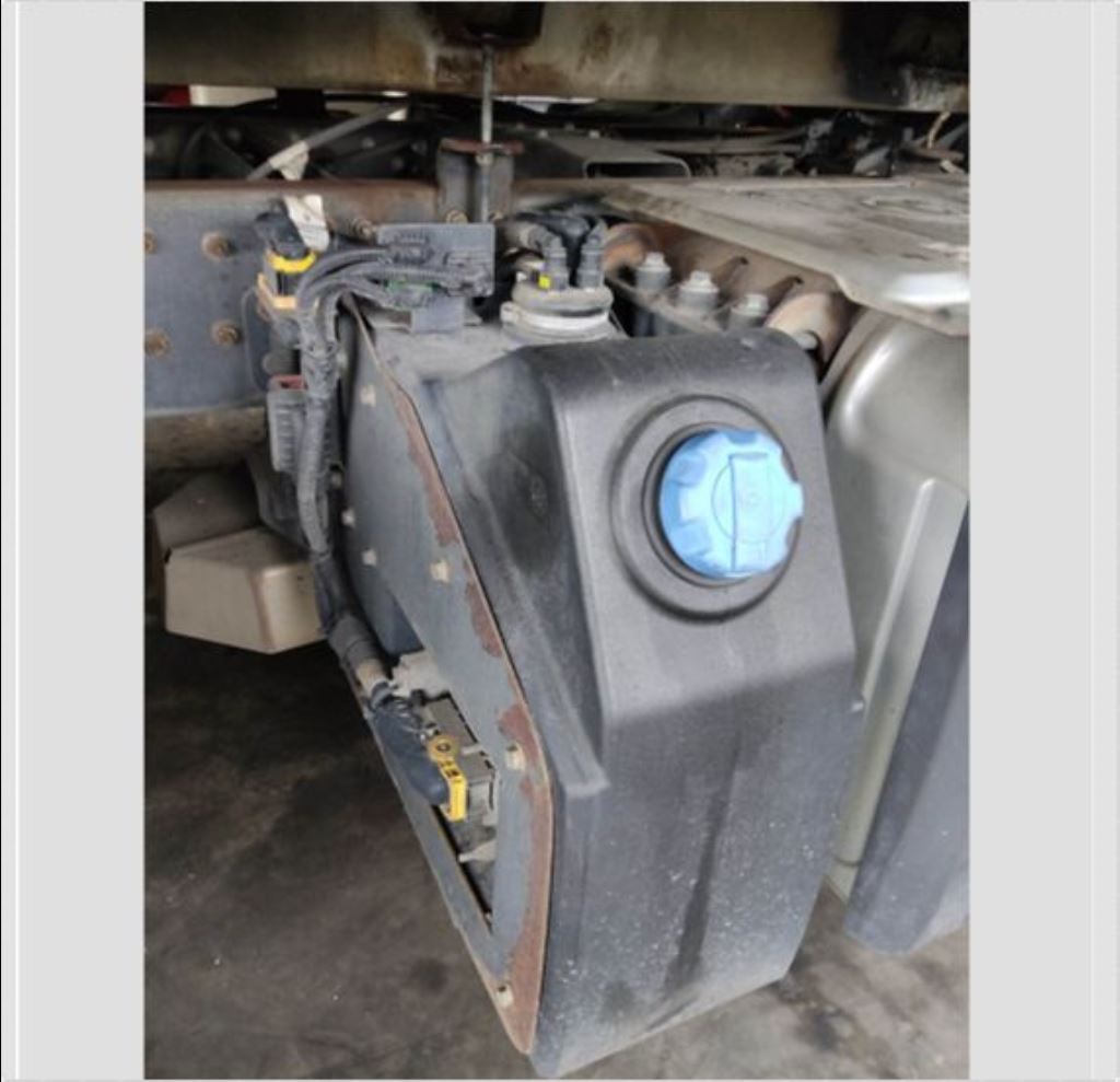 piece_RENAULT D NARROW POMPE AD BLUE 7422209519