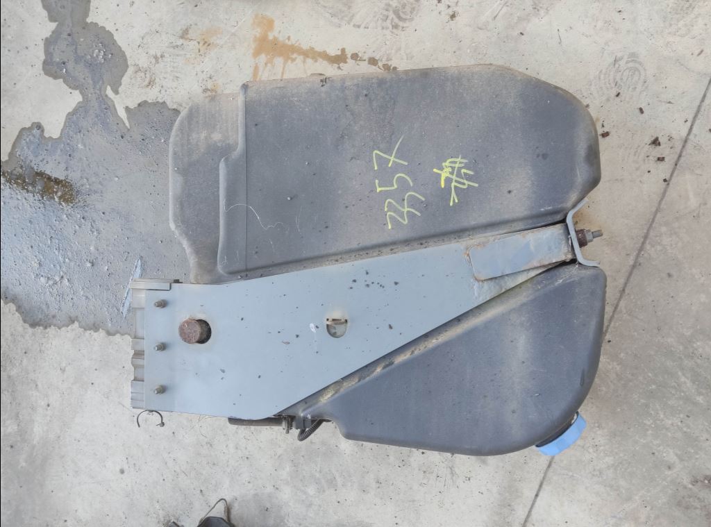 piece_VOLVO FE  RESERVOIR AD BLUE 82466803