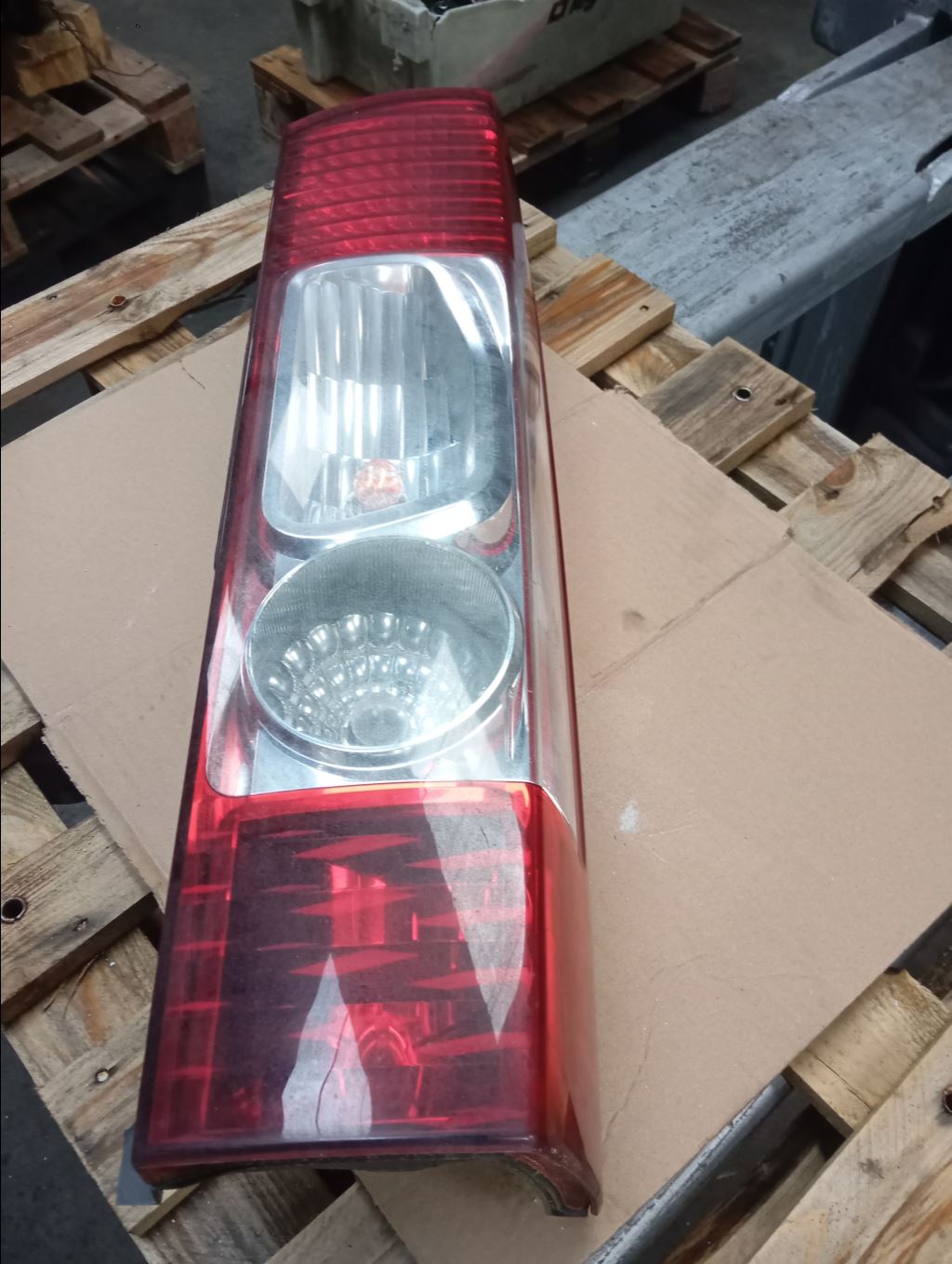 piece_CITROEN JUMPER  FEU ARRIERE DROIT 16 066 641 80