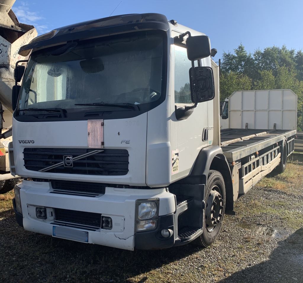 piece_VOLVO FE  PHARE DROIT 20818765