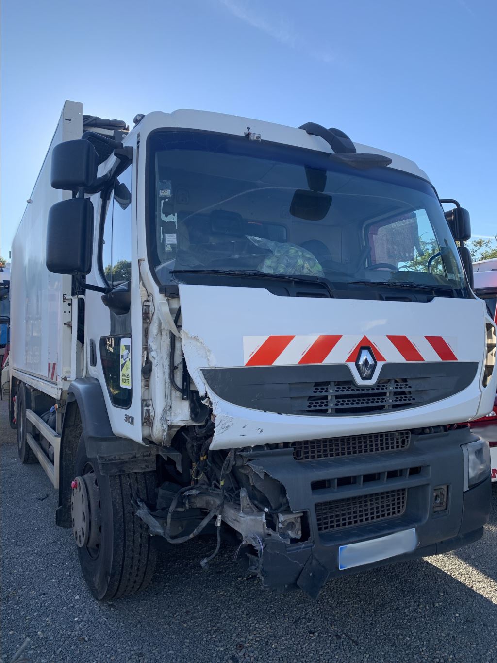 piece_RENAULT PREMIUM  CORPS DE PONT ARRIERE