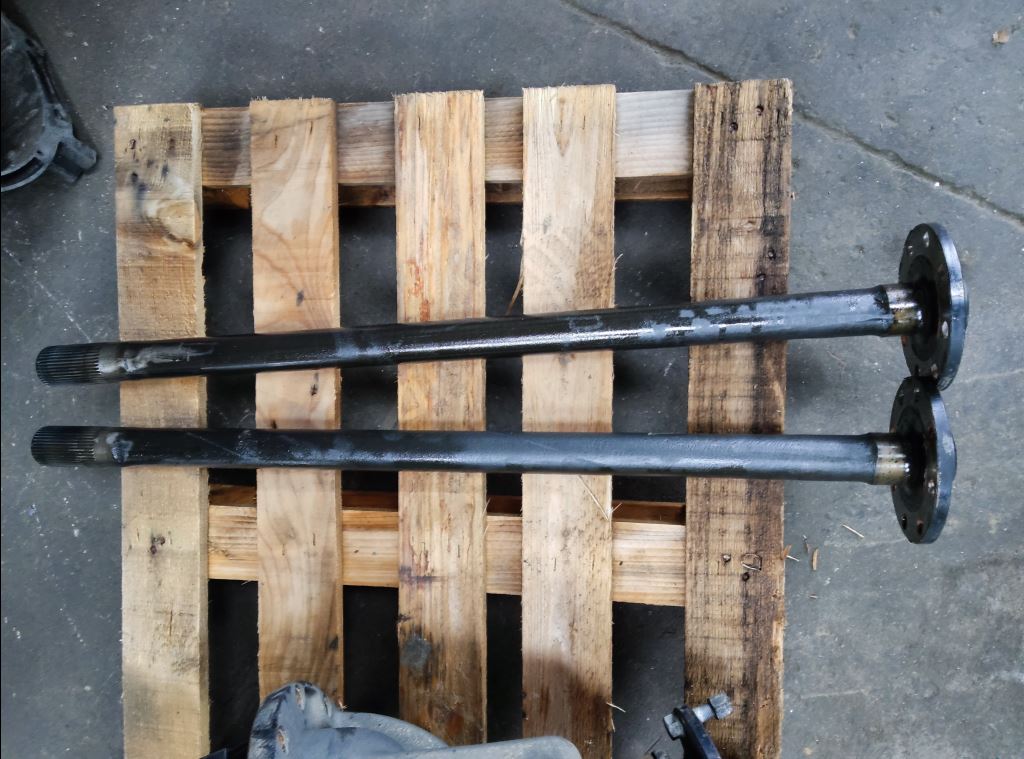 piece_RENAULT MAXITY  ARBRE DE ROUE ARRIERE GAUCHE 7485149441