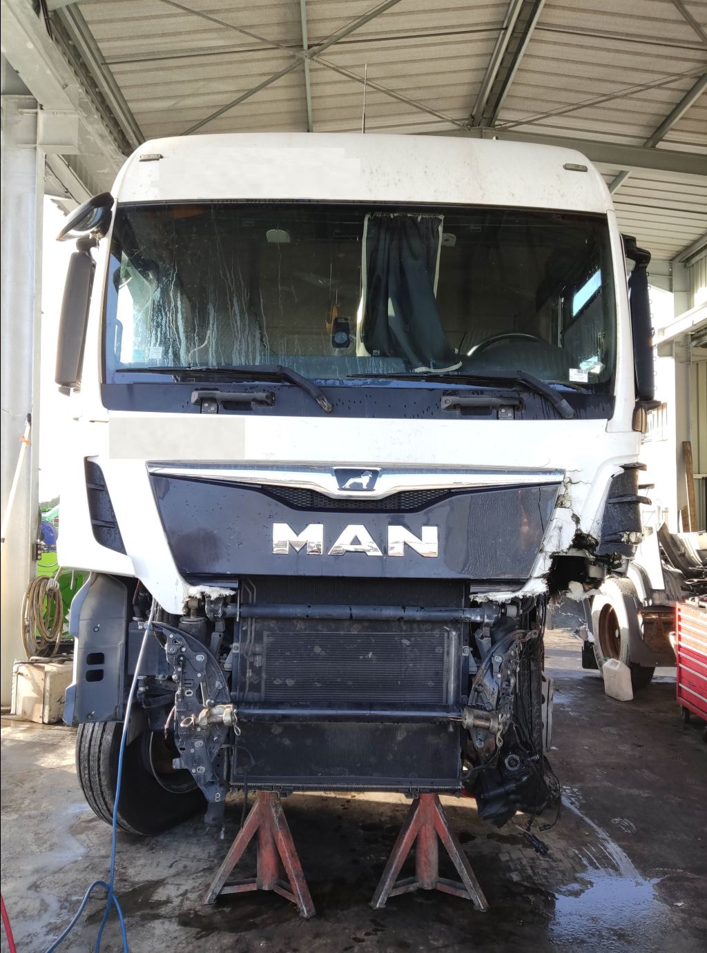piece_MAN TGX 18.500 RETROVISEUR DROIT COMPLET 81637306765