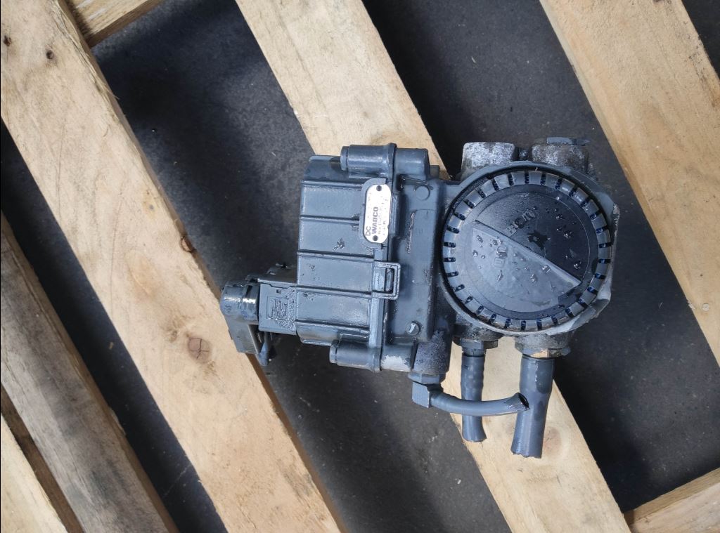 piece_MERCEDES ACTROS VALVE DE FREIN A0014311213