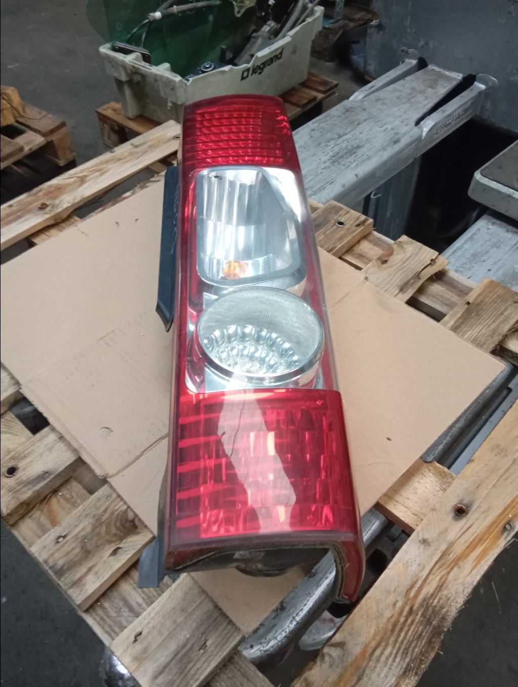 piece_CITROEN JUMPER  FEU ARRIERE DROIT 16 066 641 80