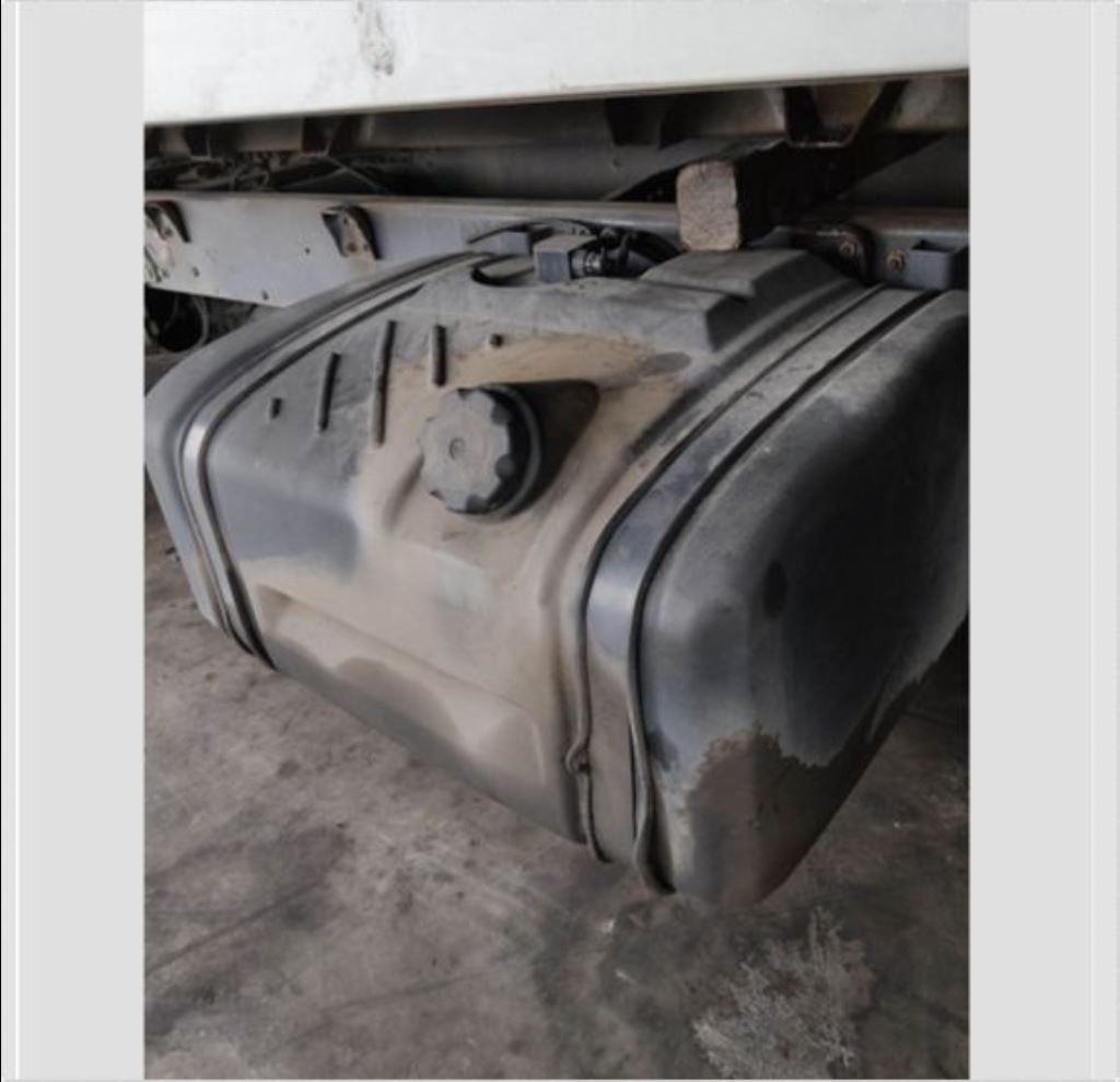 piece_RENAULT D NARROW RESERVOIR CARBURANT