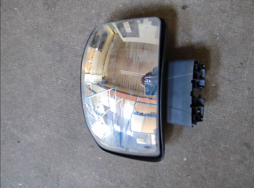 piece_MAN TGX 18570 RETROVISEUR ACCOSTAGE 81637306846