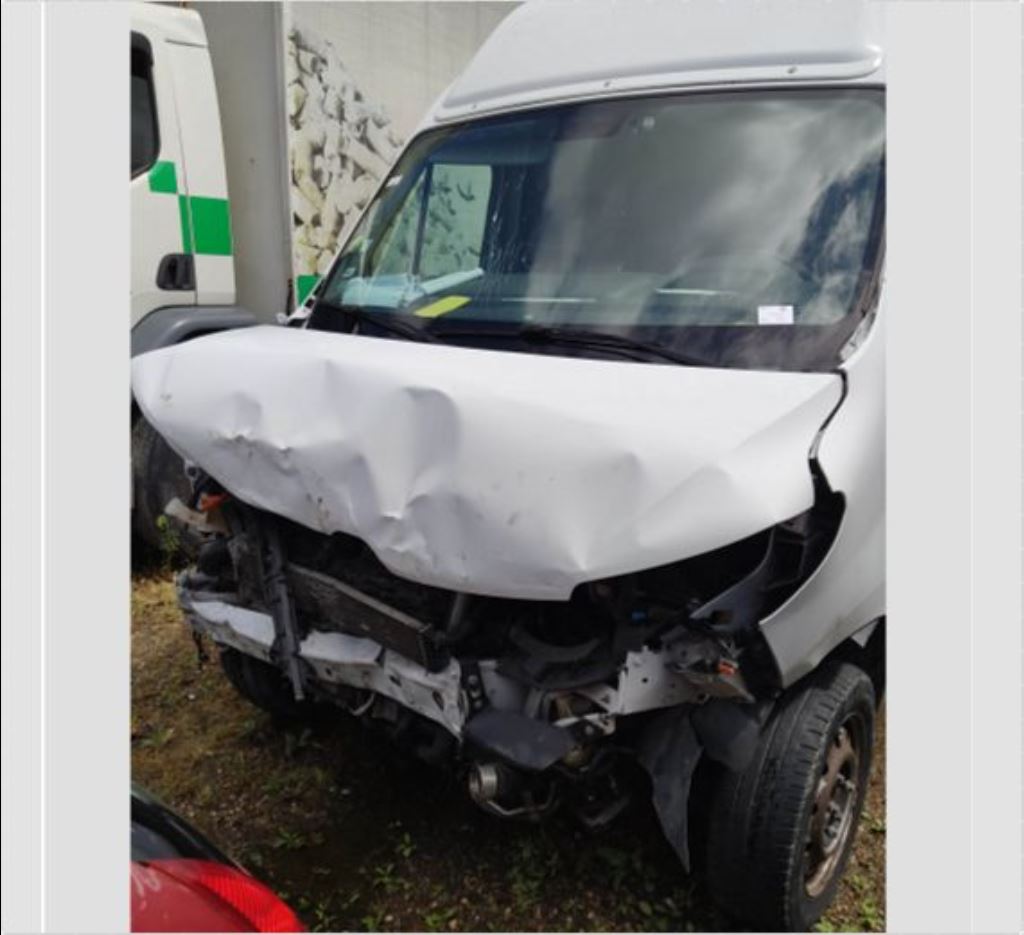 piece_RENAULT MASTER  FUSEE AVANT GAUCHE 400151061R