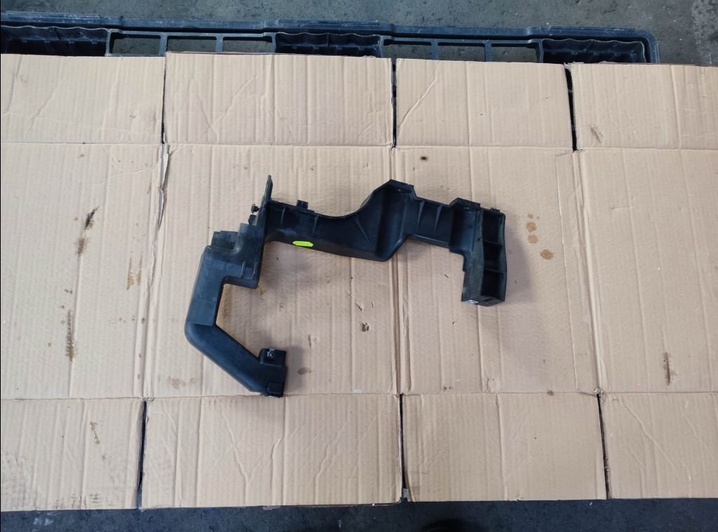 piece_RENAULT T440 BRIDE DE TABLEAU DE BORD DROIT 7482224170