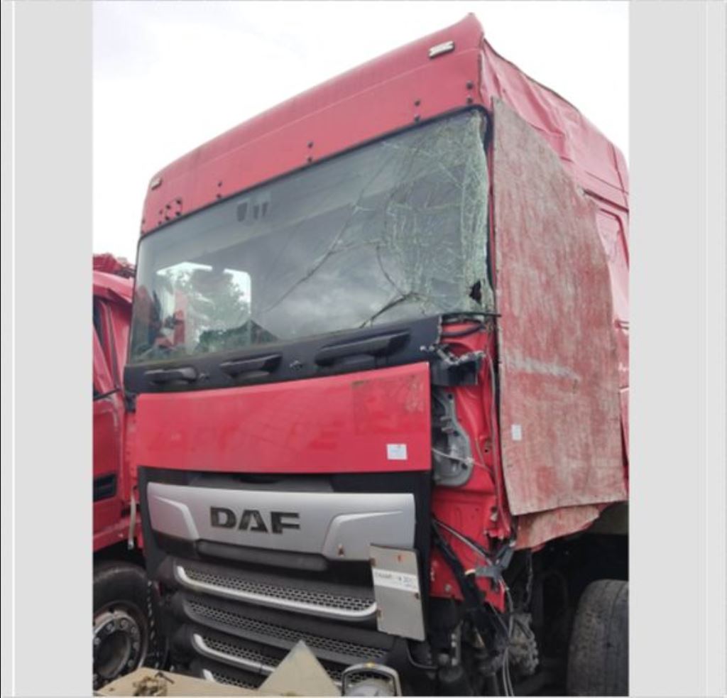 piece_DAF XF480  ARBRE DE ROUE ARRIERE GAUCHE 2049988