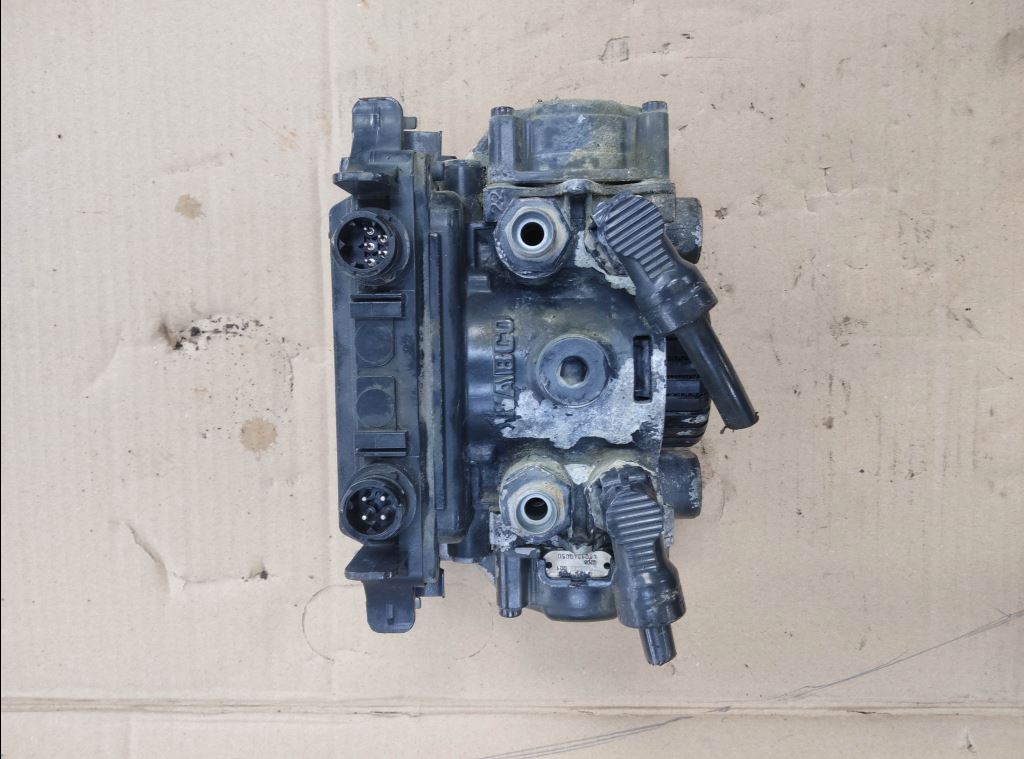 piece_IVECO STRALIS 450 VALVE DE FREIN EBS AR 4801040050