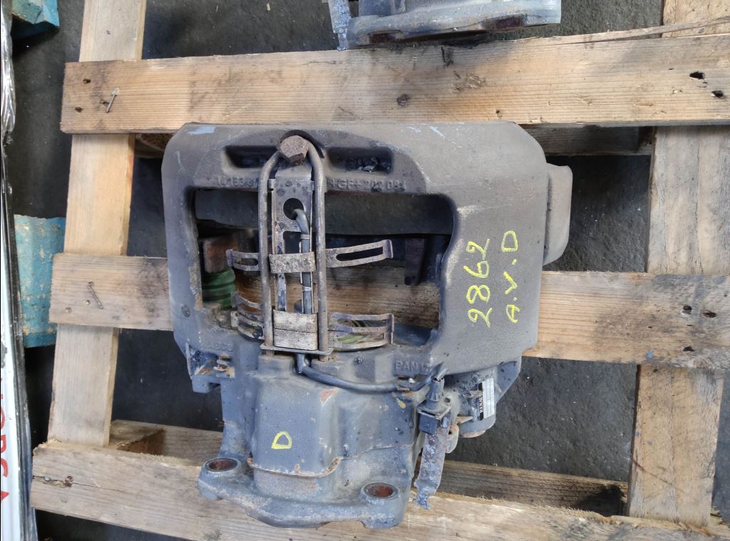 piece_RENAULT MIDLUM 220DCI ETRIER DE FREIN AVANT DROIT 5010422261
