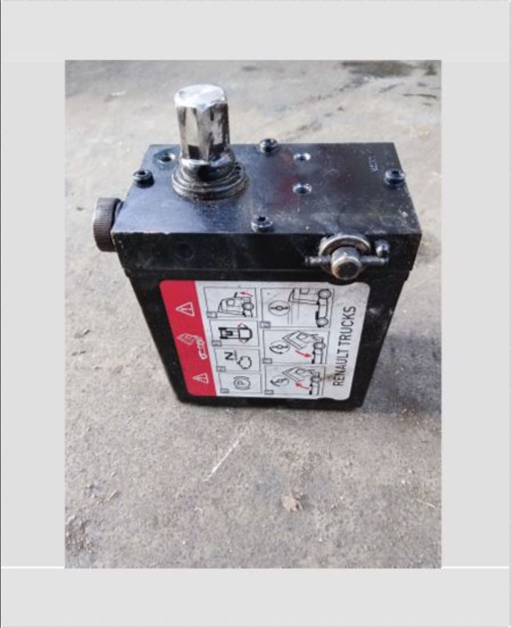 piece_RENAULT T 460  POMPE DE CABINE 7421726535