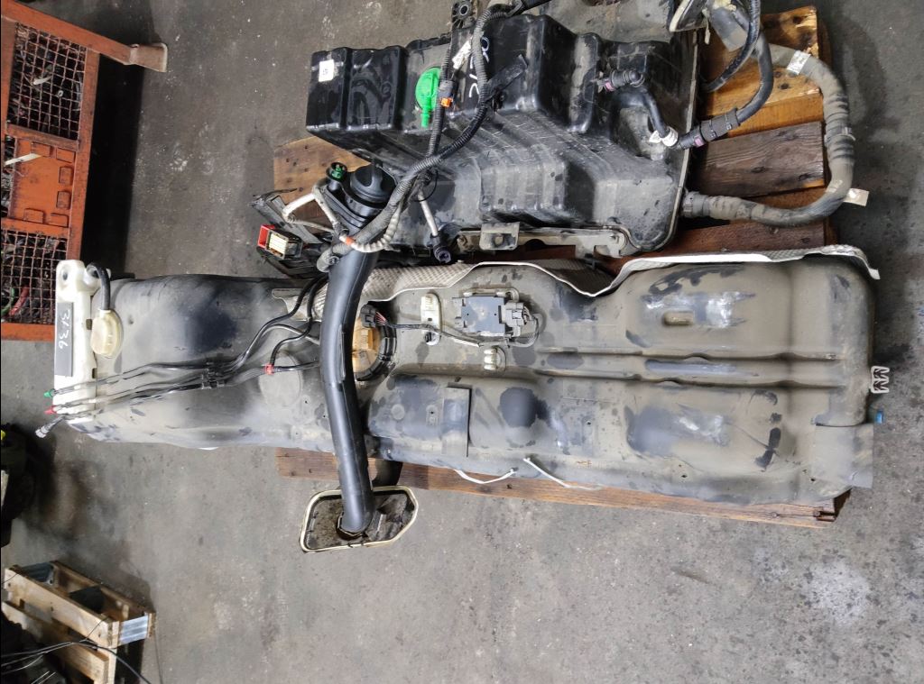 piece_RENAULT MASTER  RESERVOIR CARBURANT 172033916R