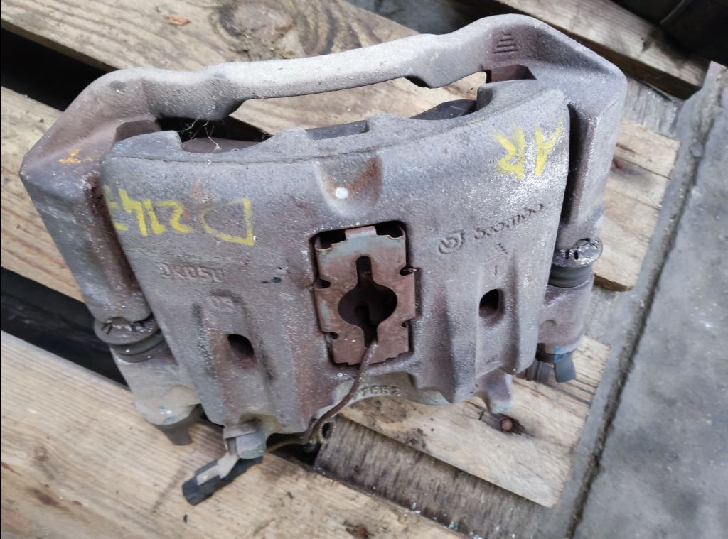 piece_RENAULT MAXITY ETRIER DE FREIN ARRIERE DROIT 7485119636