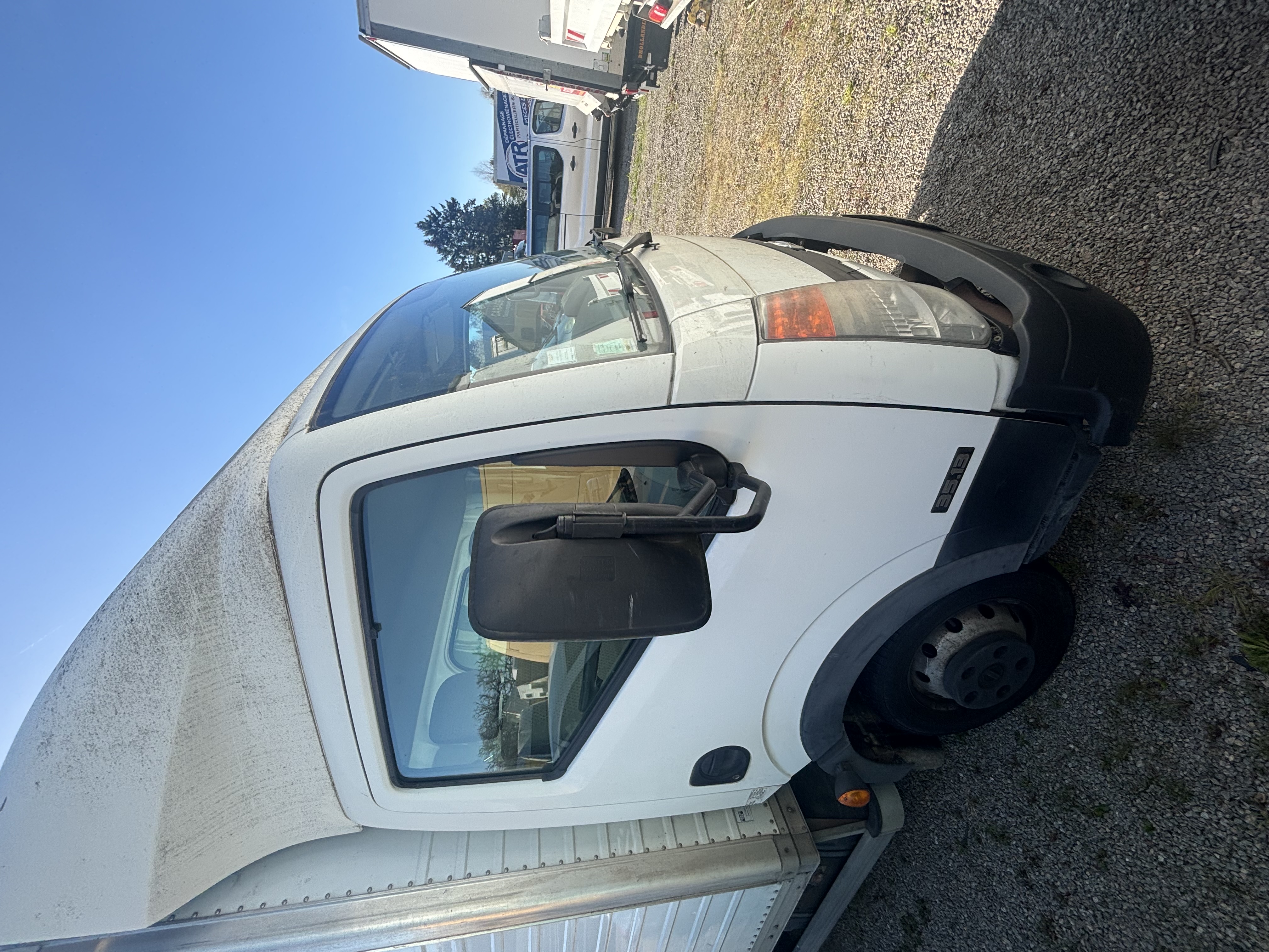 piece_CABINE NISSAN CABSTAR