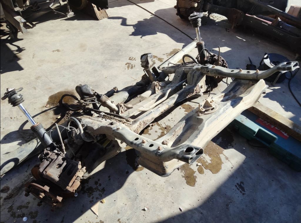 piece_MERCEDES SPRINTER 511D MOYEU AVANT A9063300644