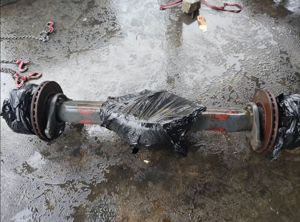 piece_DAF XF480 CORPS DE PONT ARRIERE 1875101