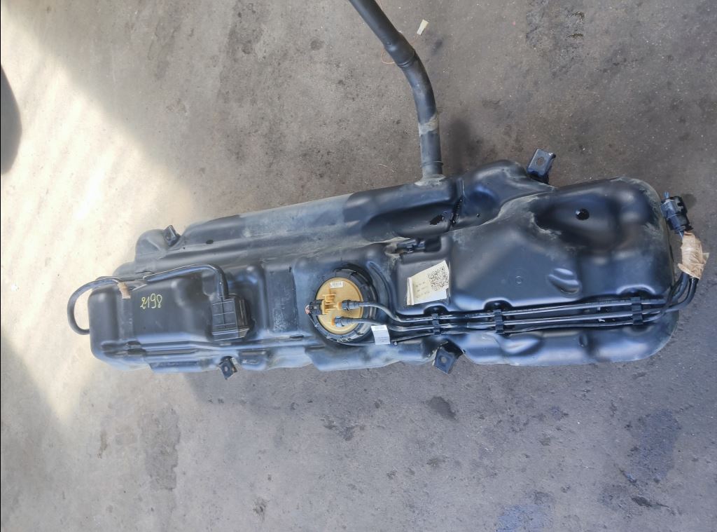 piece_MERCEDES MB SPRI RESERVOIR CARBURANT A9064711201