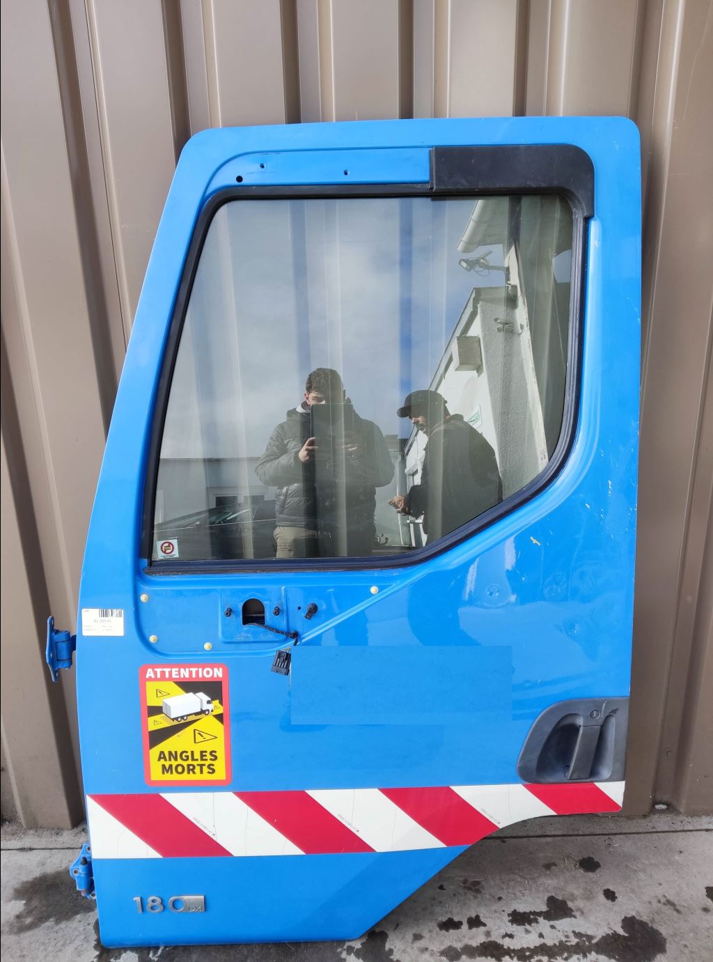 piece_RENAULT MIDLUM  PORTE AVANT GAUCHE 7460000300