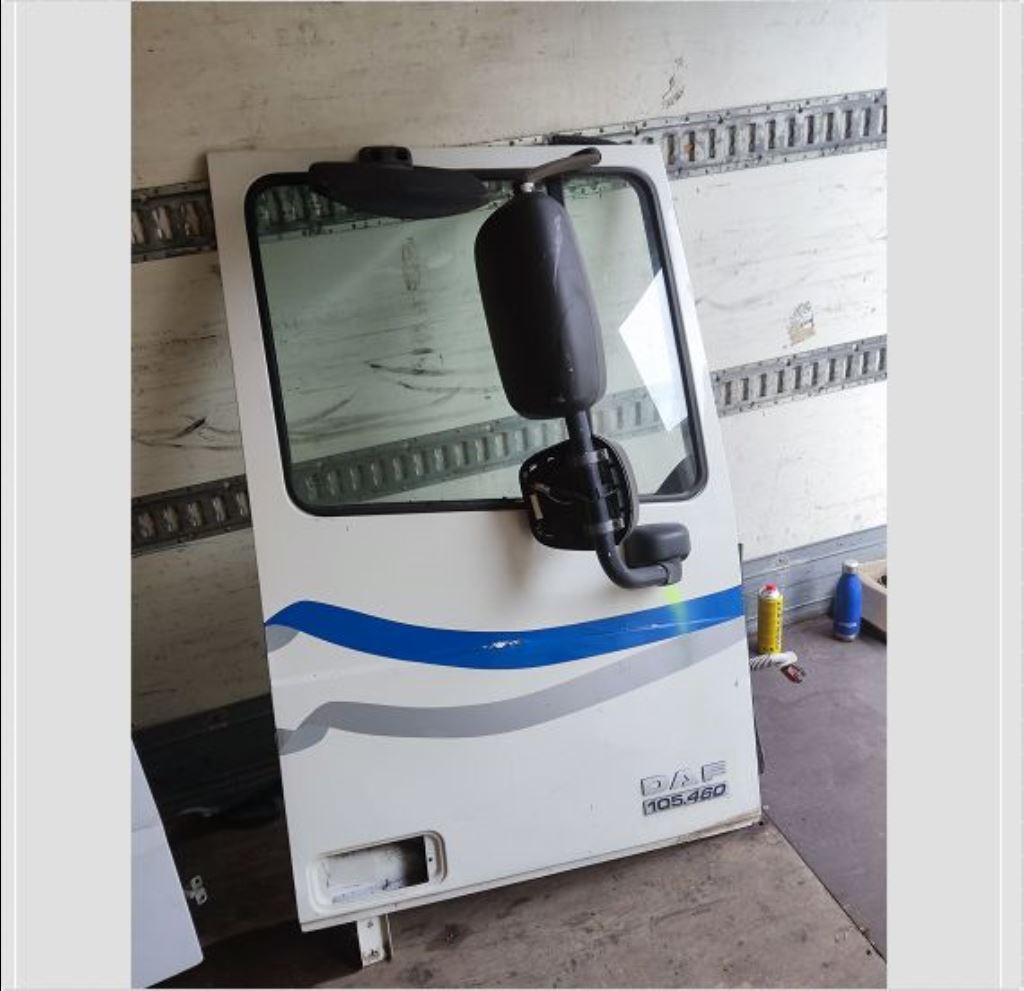 piece_DAF  DAF XF1 PORTE AVANT DROITE