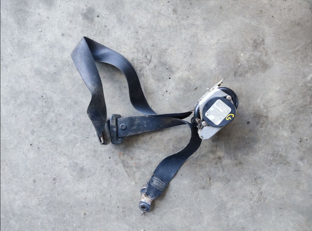 piece_MERCEDES MB SPRI CEINTURE AVANT GAUCHE A9068600285