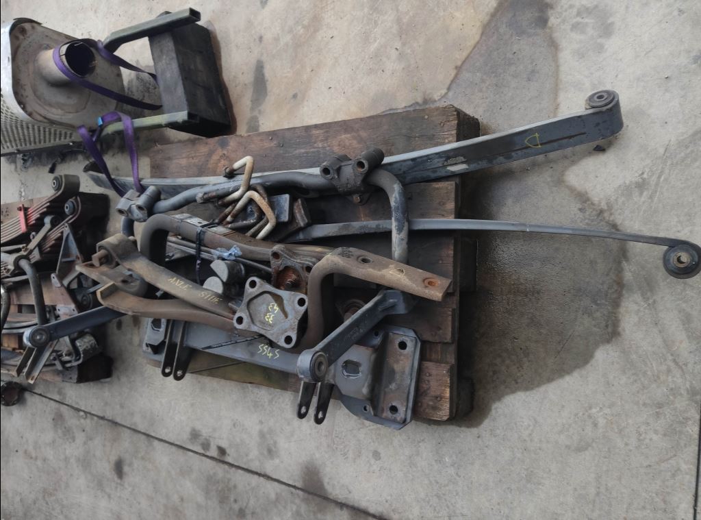 piece_RENAULT D  LAMES DE SUSPENSION AVANT GAUCHE 7422477146