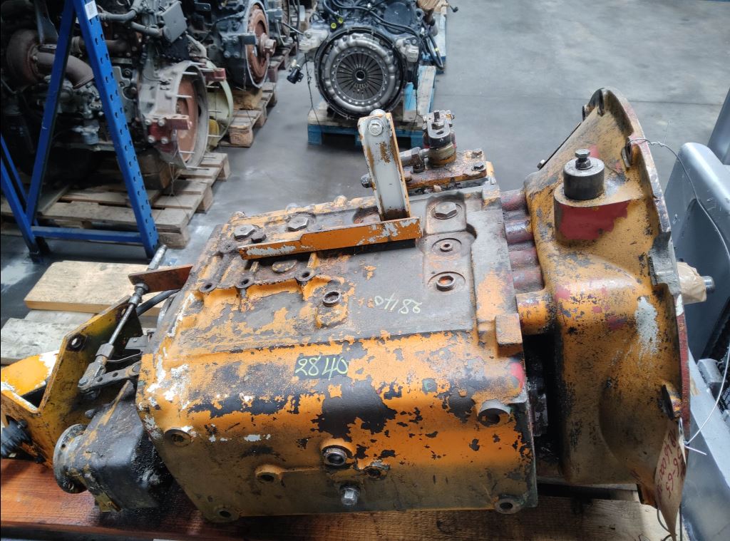 piece_MOL  BOITE DE VITESSE S6-65 1246000988 CLOCHE A REMPLACER