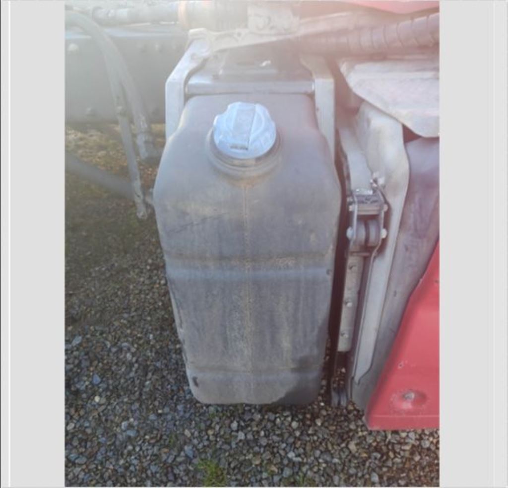 piece_RENAULT T 480 RESERVOIR AD BLUE 7421219301