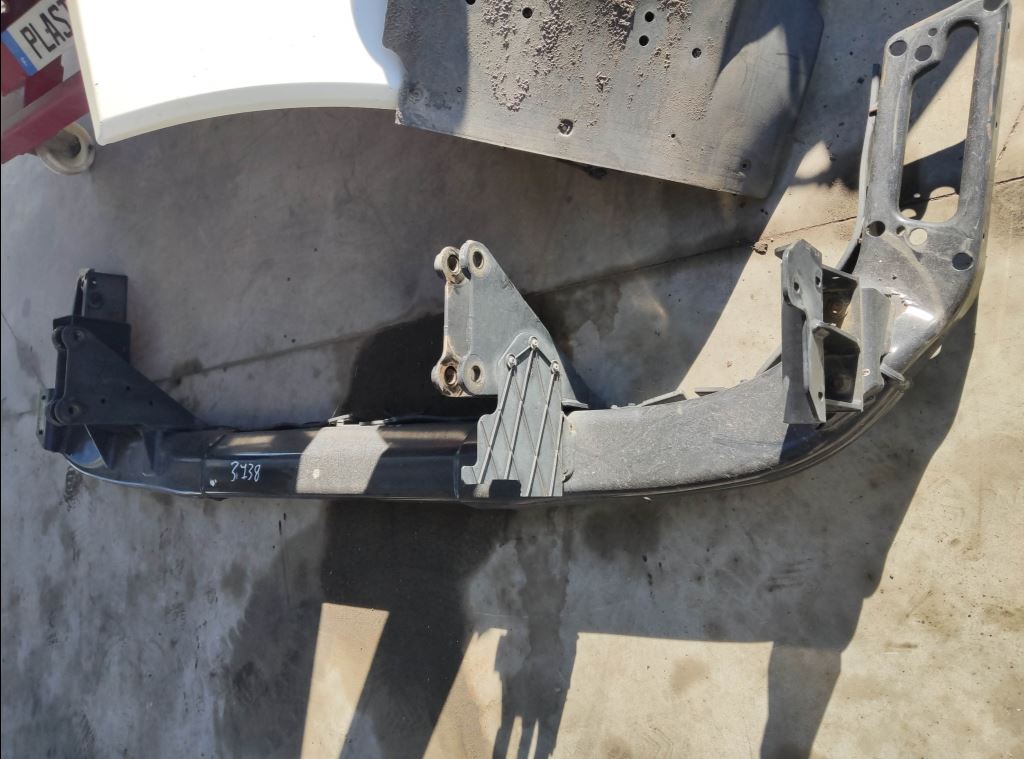 piece_MAN TGX 18570 BARRE ANTI ENCASTREMENT AVANT 81.41650-6000