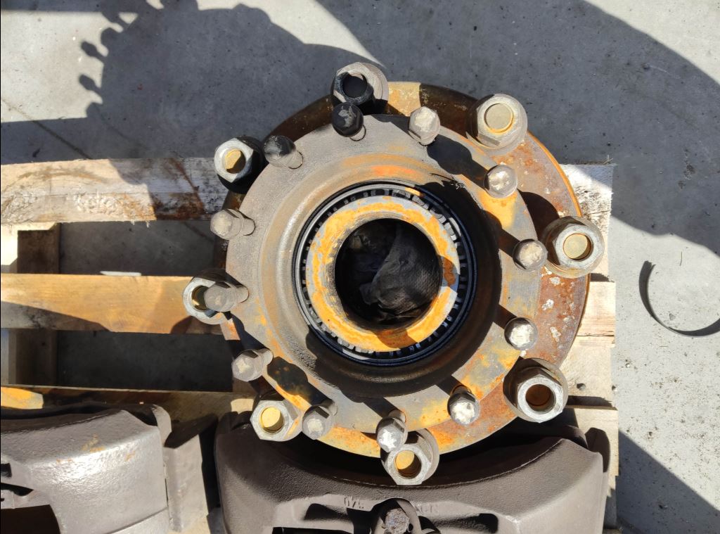 piece_RENAULT MIDLUM MOYEU ARRIERE DROIT 5010439805