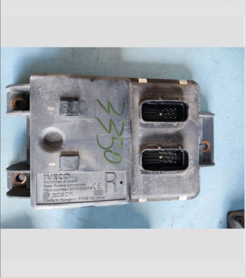 piece_IVECO AS440T BOITIER ECU ARRIERE 504280976