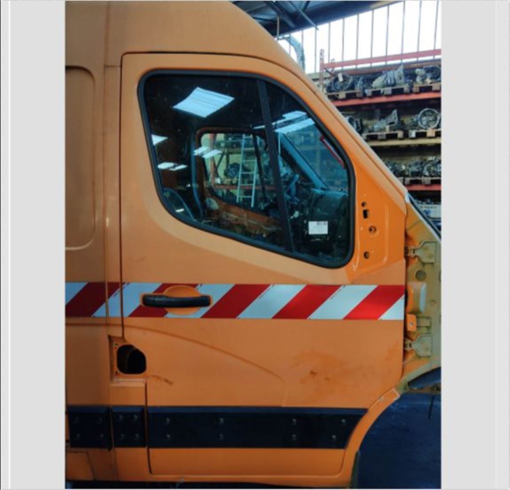 piece_RENAULT MASTER RT  PORTE AVANT DROITE 801009976R