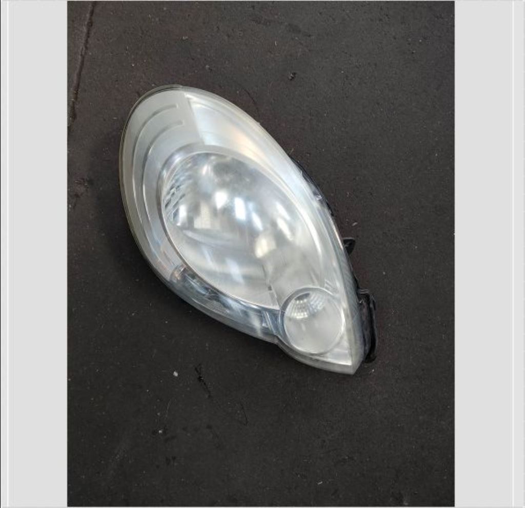 piece_RENAULT KANGOO KANG. GD PHARE DROIT 7701068178