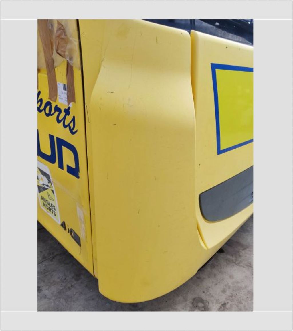 piece_RENAULT  410DXI 8X4 DEFLECTEUR AVANT DROIT