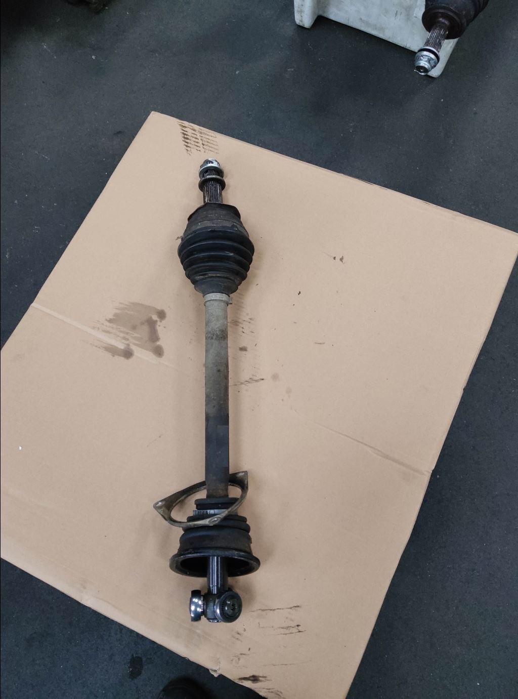 piece_PEUGEOT BOXER  CARDAN AVANT GAUCHE 3272PA